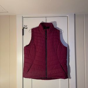 DSG vest size XL NWOT